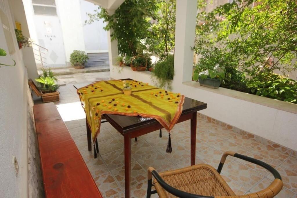 Apartments Zoki - Great Location Close To The Sea Вис Экстерьер фото