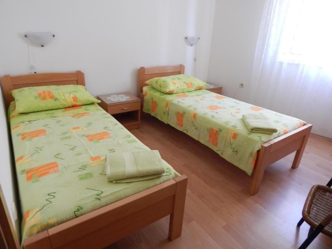 Apartments Zoki - Great Location Close To The Sea Вис Экстерьер фото