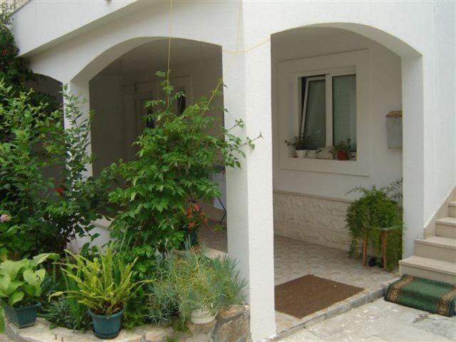 Apartments Zoki - Great Location Close To The Sea Вис Экстерьер фото