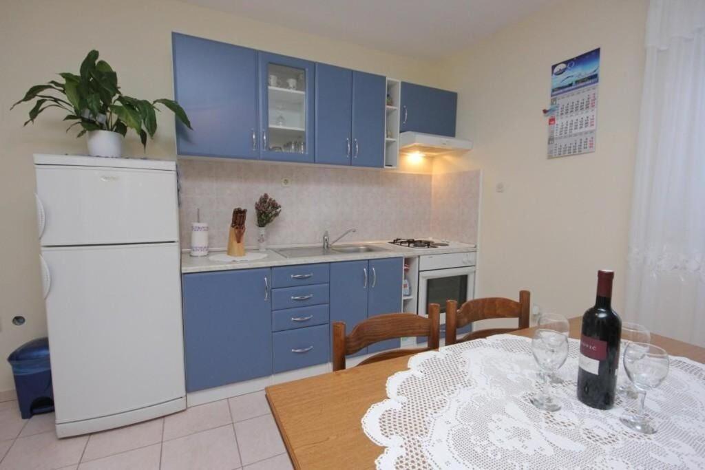 Apartments Zoki - Great Location Close To The Sea Вис Экстерьер фото